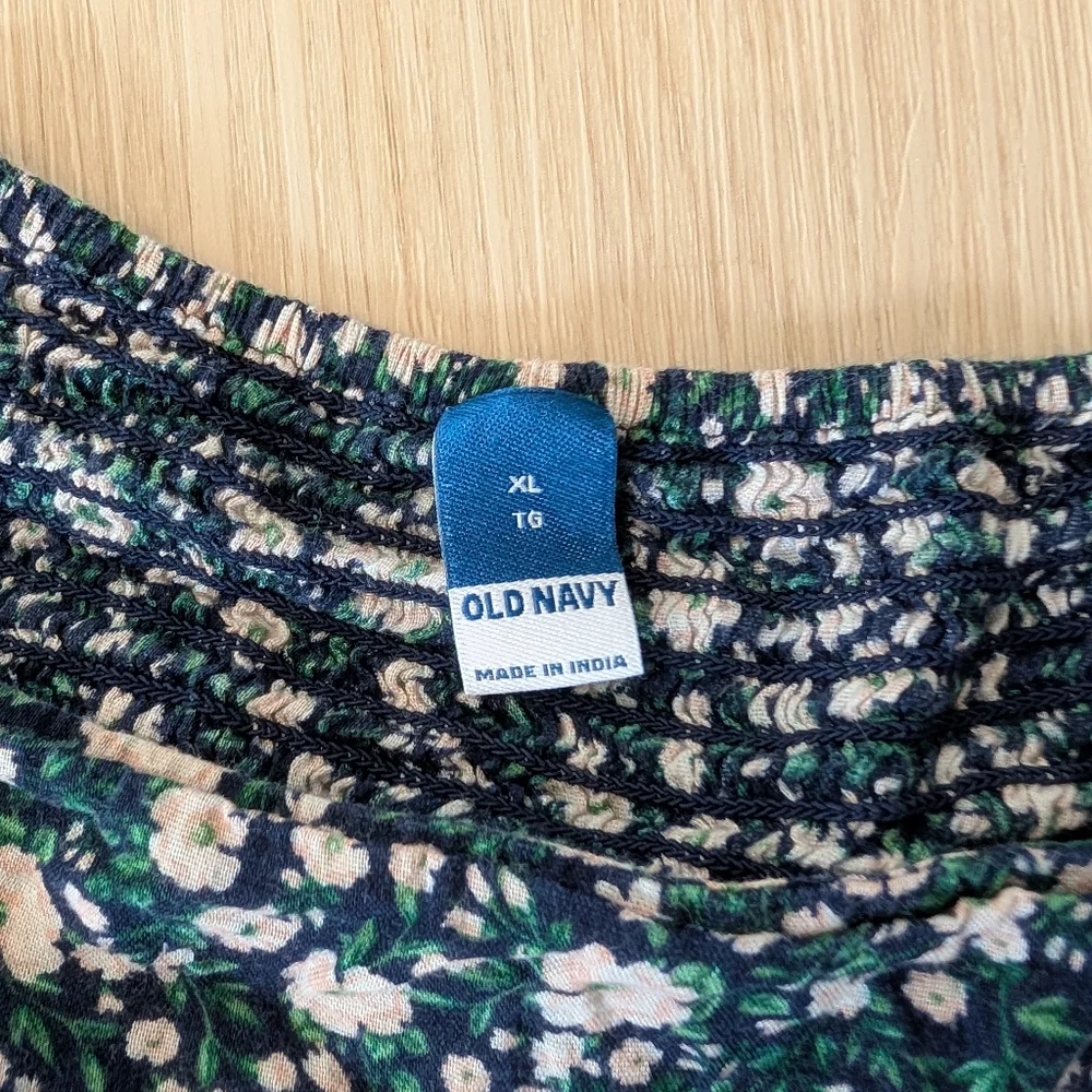 Floral Puff Sleeve Top - Picture 2 of 3